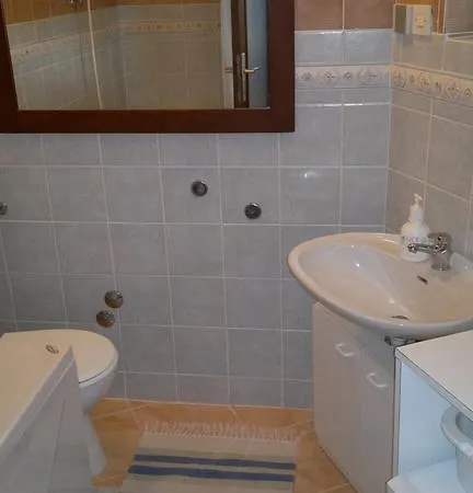 Daire Ljuba I Mare Malinska